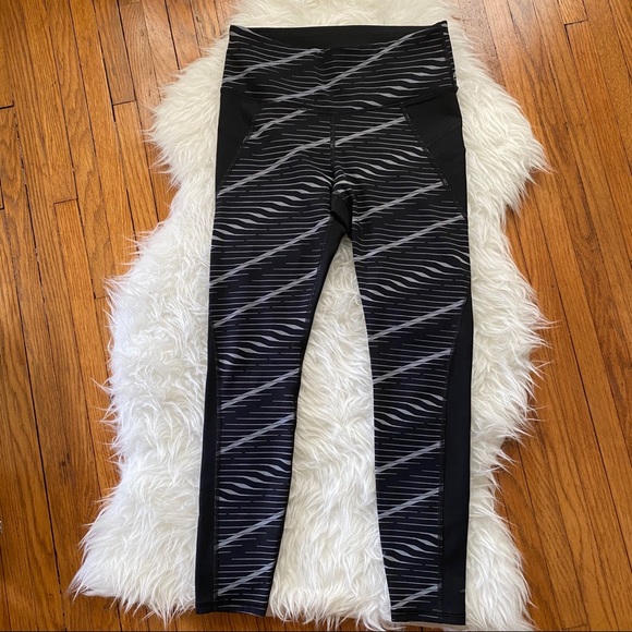 Athleta | Black Leggings — Patterned with Stash Pockets | Size Small - Picture 3 of 6